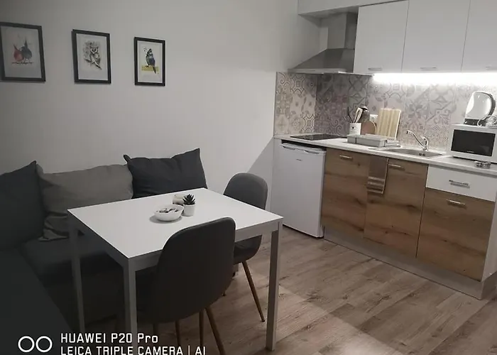 Breezy 5 * Варна