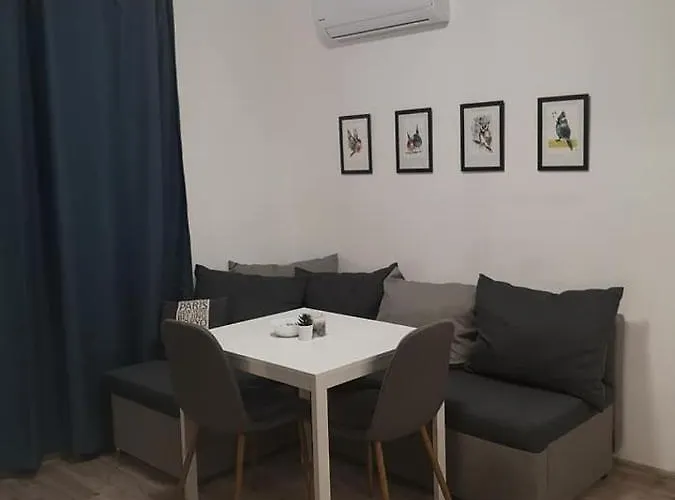 Breezy 5 * Варна