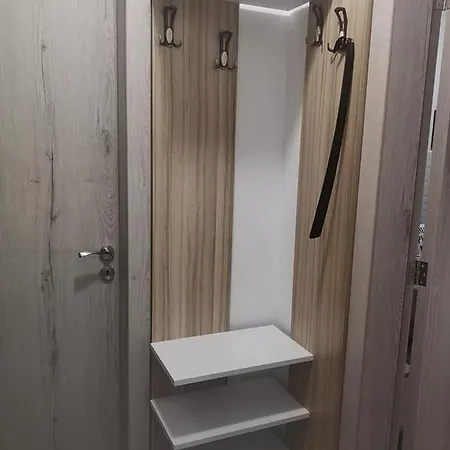 Apartment Breezy 5 *